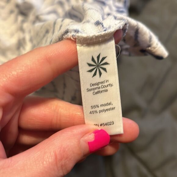 Athleta Small Women Breezy Arrowhead Tank Top Active Crew Neck Chevron - Picture 7 of 7